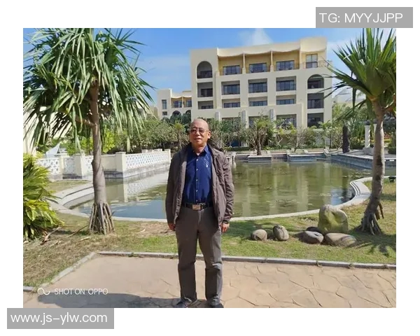 足球明星们的爱情故事揭秘：从绿茵场到心灵深处的浪漫旅程