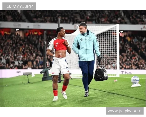 足球明星伤愈复出瞬间展现坚韧精神与无畏斗志的感人瞬间 足球明星伤愈复出瞬间展现坚韧精神与无畏斗志的感人瞬间