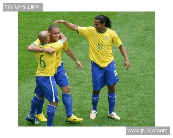 足球明星的多才多艺揭秘他们在场内外的独特技能与魅力